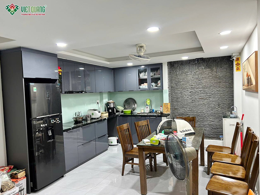 Nhà 1 trệt 1 lửng 2 lầu tum sân thượng