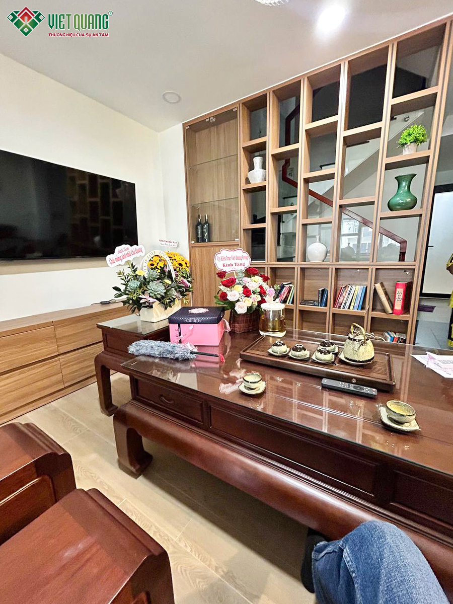 Nhà 1 trệt 1 lửng 2 lầu tum sân thượng