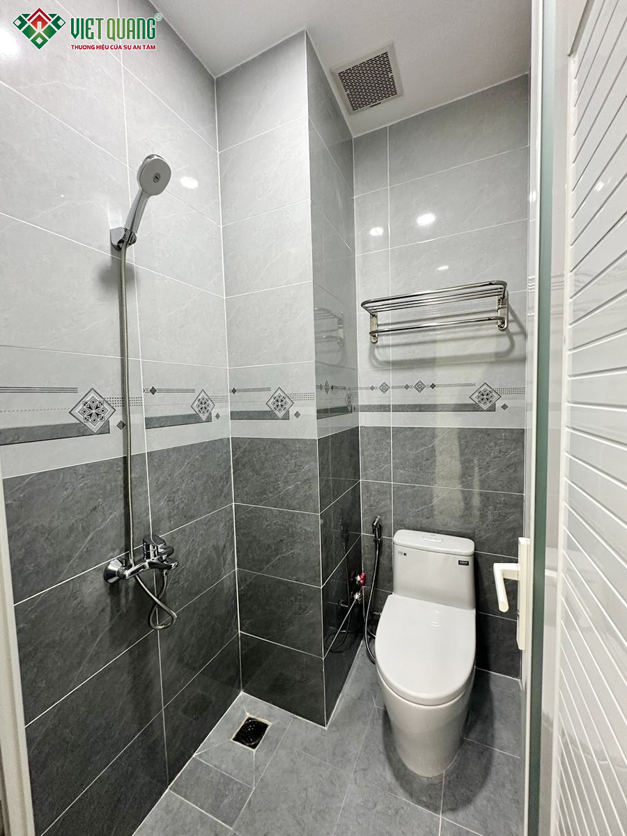 Nhà 3 tầng sân thượng 4x9m