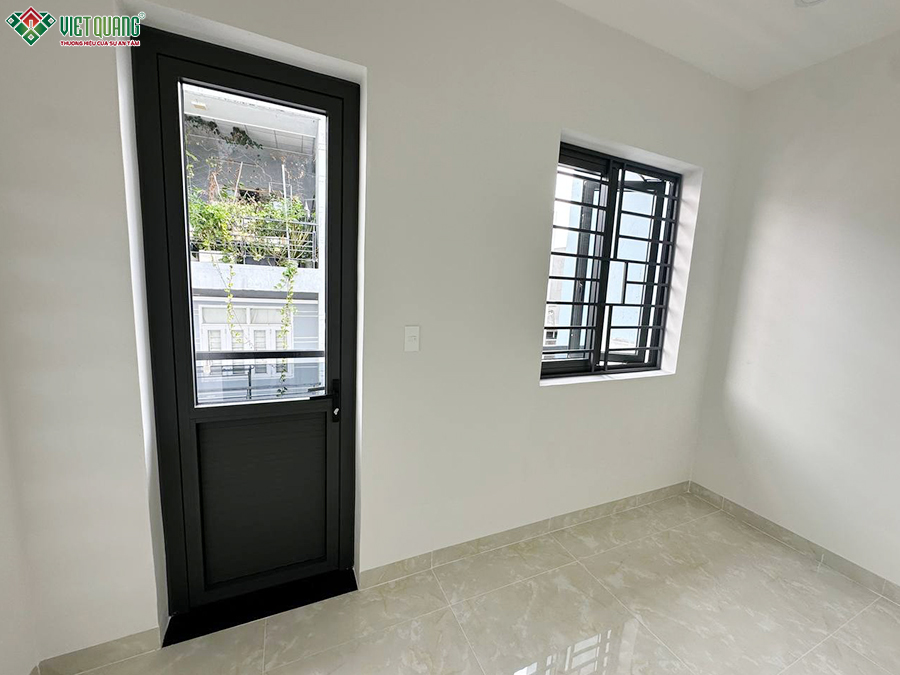 Nhà 3 tầng sân thượng 4x9m