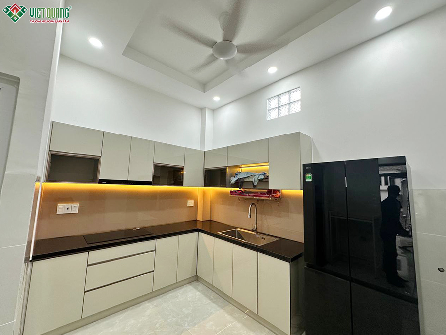 Nhà 3 tầng sân thượng 4x9m