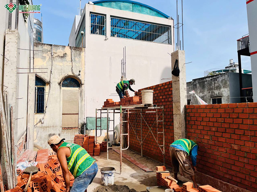 Thi công xây dựng nhà 1 trệt 3 lầu tum sân thượng 5x15m