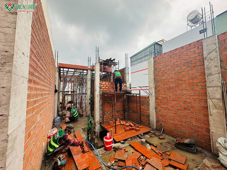 Thi công xây dựng nhà 1 trệt 3 lầu tum sân thượng 5x15m