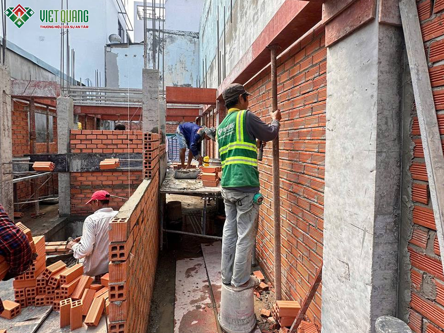Xây dựng căn hộ dịch vụ 7 tầng 5x22m có hầm
