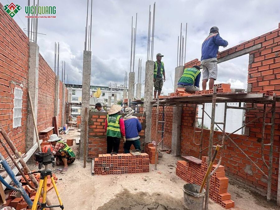 Xây dựng căn hộ dịch vụ 7 tầng 5x22m có hầm