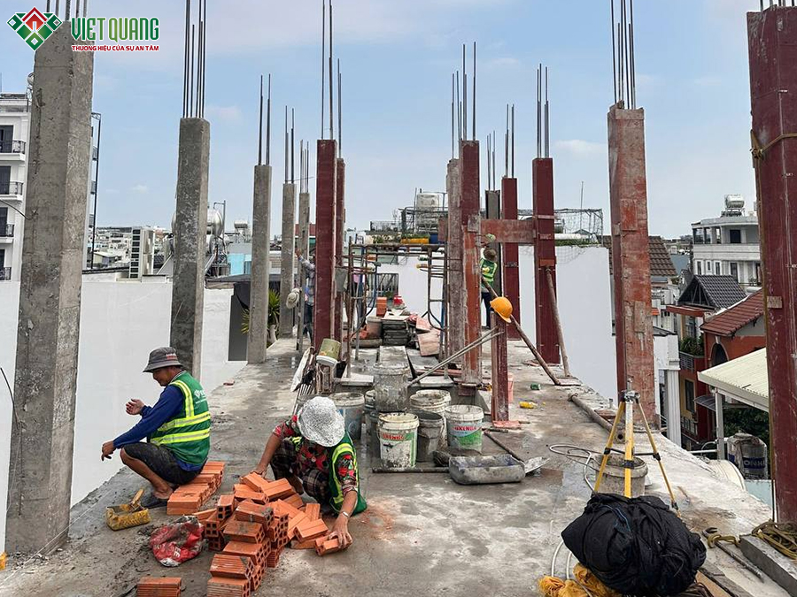 Xây dựng căn hộ dịch vụ 7 tầng 5x22m có hầm