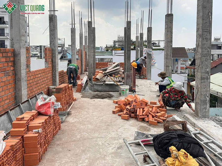 Xây dựng căn hộ dịch vụ 7 tầng 5x22m có hầm