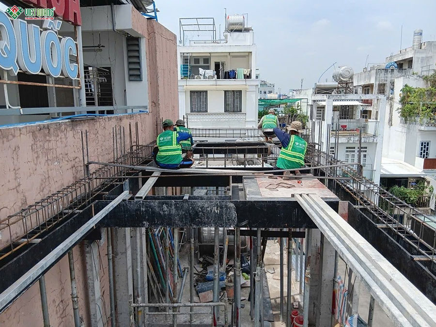Gia công lắp dựng thép khung tầng mái