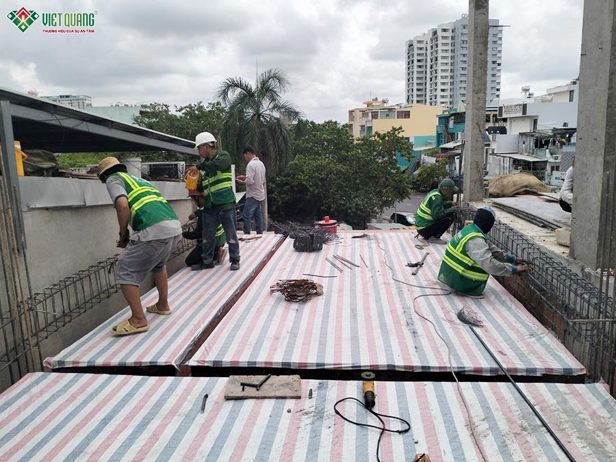 Gia công thép dầm sàn lầu 2
