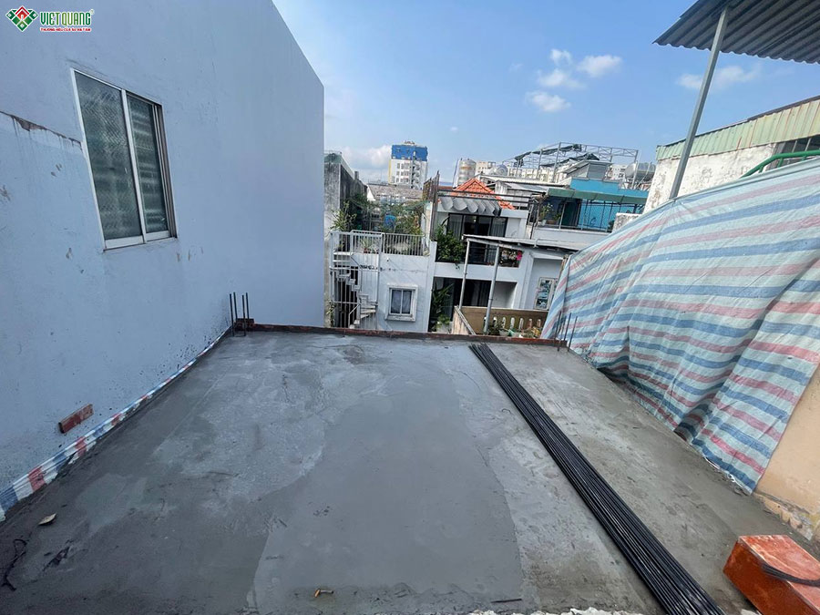 Hoàn thành đổ bê tông sàn lầu 3