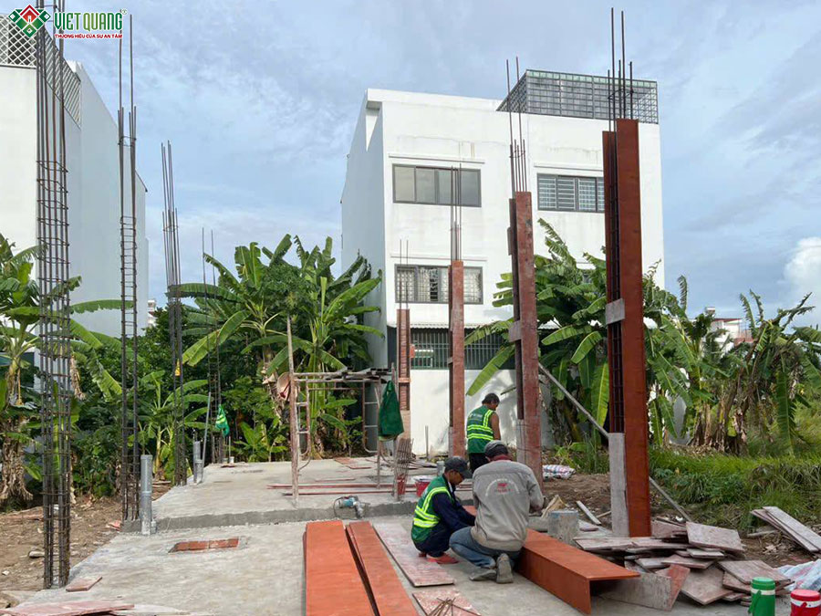 thi công đóng cốp pha cột sàn trệt