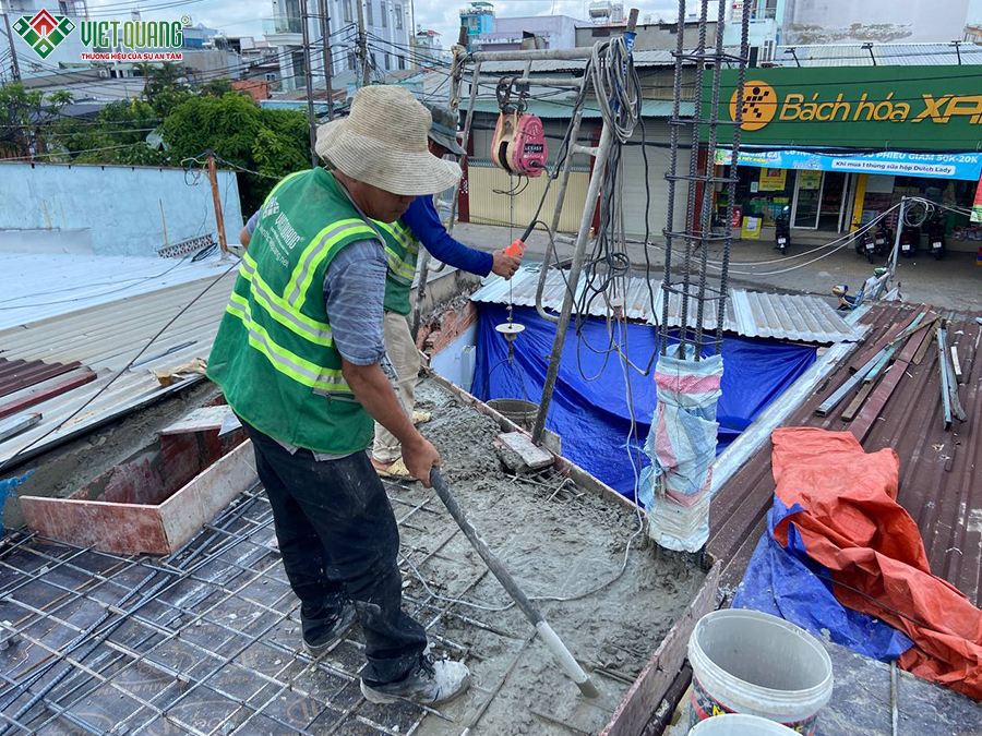 Thi công xây thô khung nhà 2 tầng 4.6x9.5m chị Huệ phường Bình Trị Đông