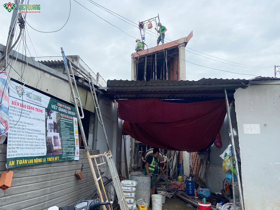 Thi công xây thô khung nhà 2 tầng 4.6x9.5m chị Huệ phường Bình Trị Đông