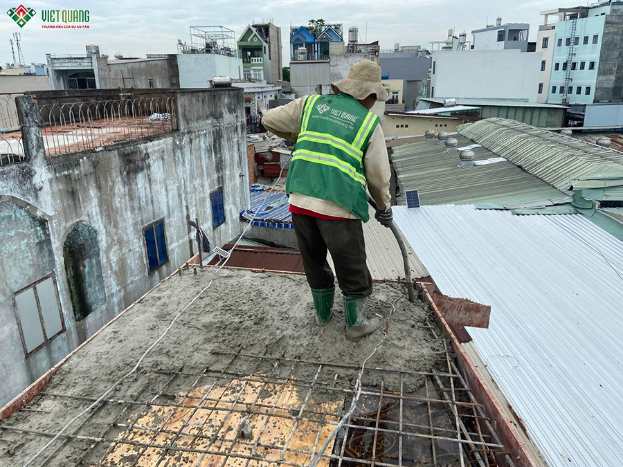 Thi công xây thô khung nhà 2 tầng 4.6x9.5m chị Huệ phường Bình Trị Đông