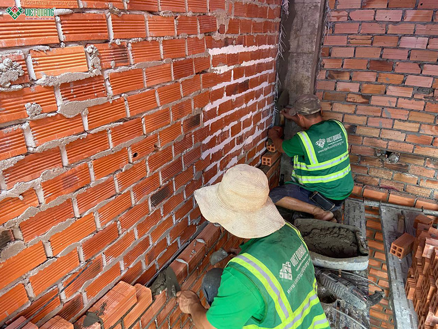 Thi công xây thô khung nhà 2 tầng 4.6x9.5m chị Huệ phường Bình Trị Đông