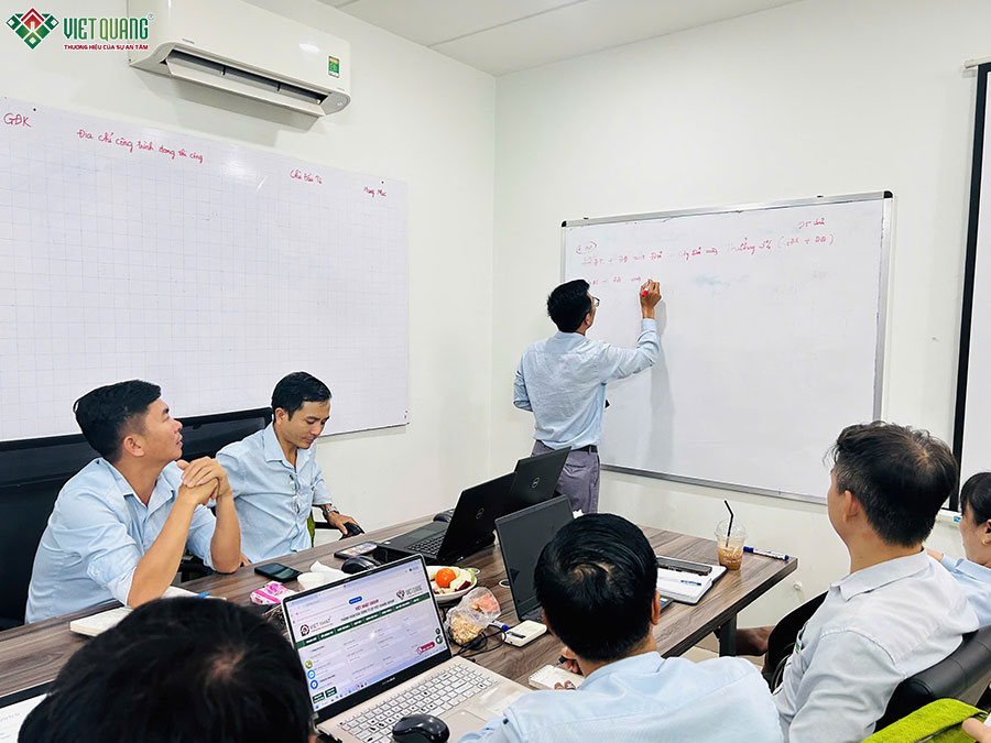 Họp đình kỳ tháng 6