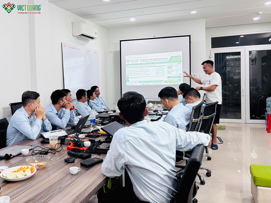 Họp đình kỳ tháng 6