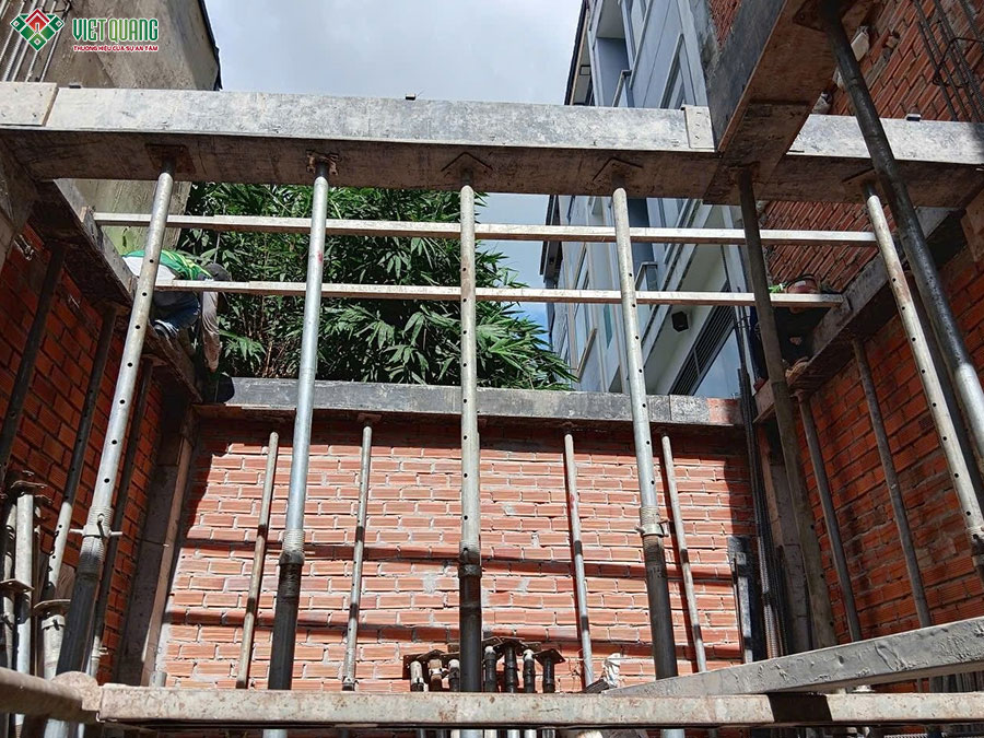 Thi công xây dựng nhà 1 trệt 2 lầu tum sân thượn 4x9m