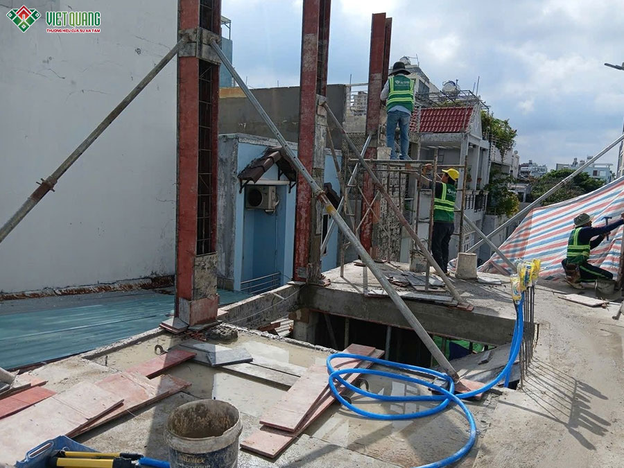 Thi công xây dựng nhà 1 trệt 2 lầu tum sân thượn 4x9m