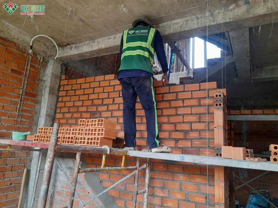 Thi công xây dựng nhà 1 trệt 2 lầu tum sân thượn 4x9m