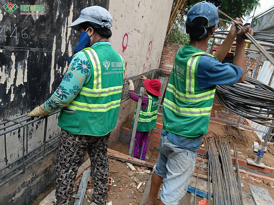 Thi công xây dựng nhà 1 trệt 2 lầu tum sân thượn 4x9m