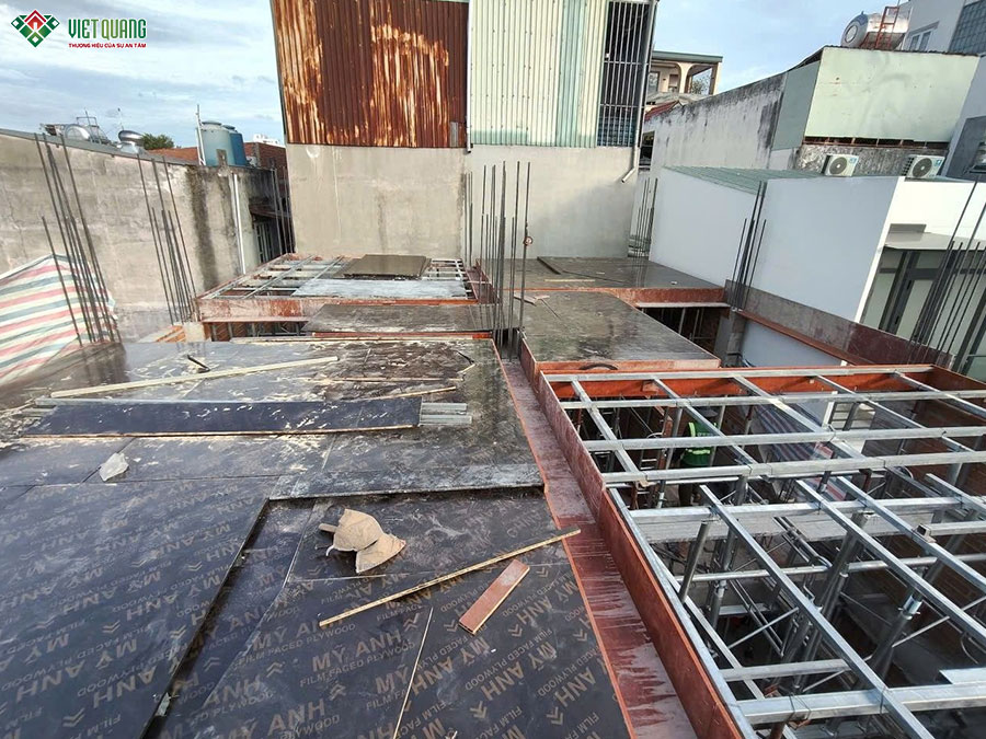 Thi công xây dựng tòa nhà căn hộ dịch vụ 5 tầng 9x13m