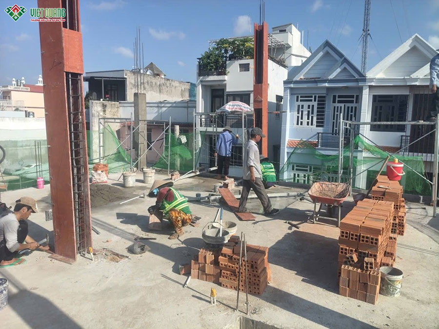 Thi công xây dựng tòa nhà căn hộ dịch vụ 5 tầng 9x13m