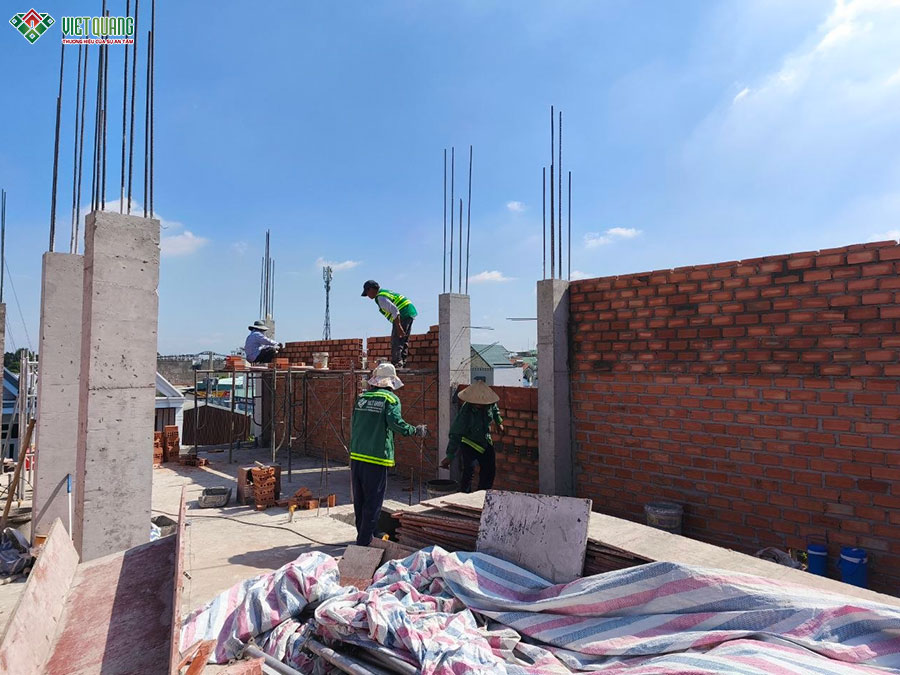 Thi công xây dựng tòa nhà căn hộ dịch vụ 5 tầng 9x13m