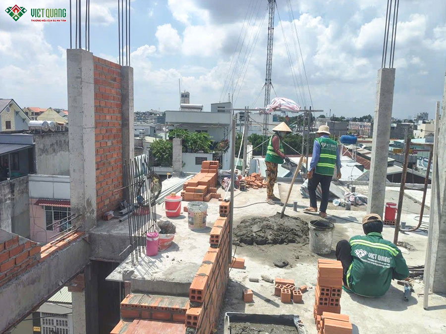 Thi công xây dựng tòa nhà căn hộ dịch vụ 5 tầng 9x13m