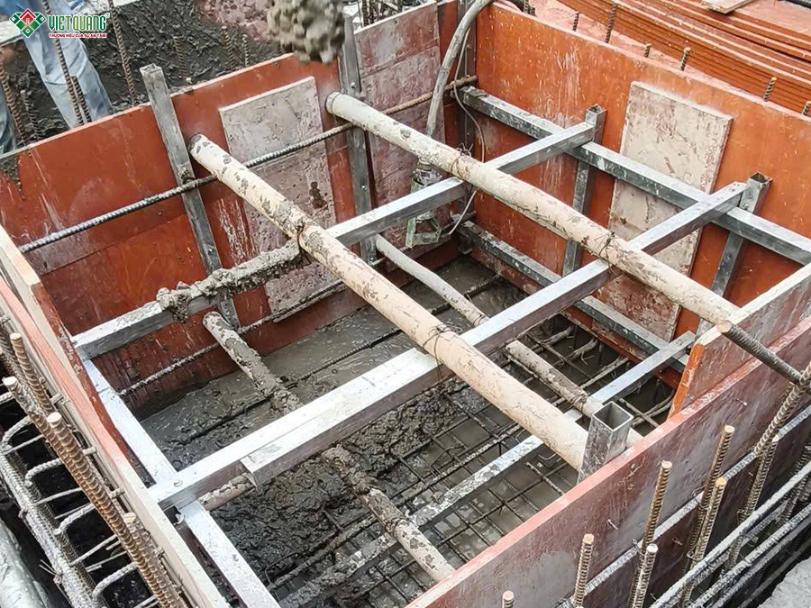 Thi công nhà 3 tầng sân thượng 5x11m