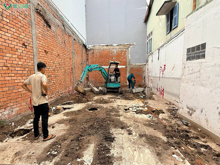 Thi công nhà 3 tầng sân thượng 5x11m
