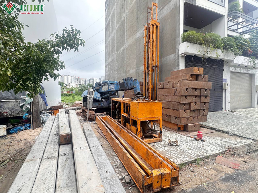 Thi công móng nhà 1 trệt 1 lửng 3 lầu sân thượng 4x28m