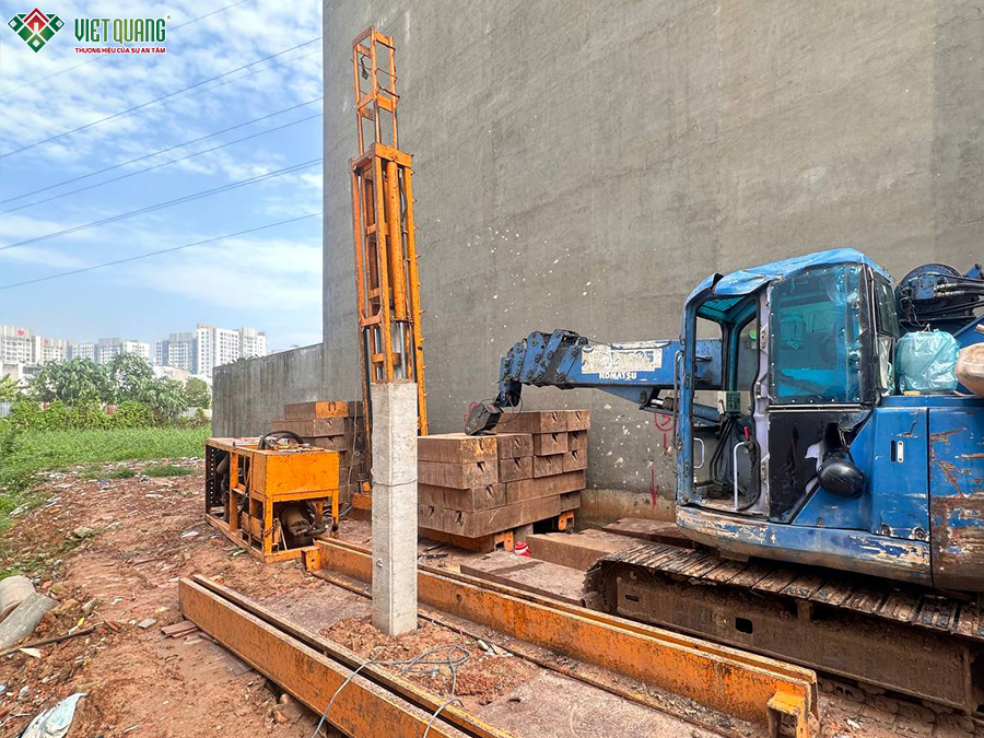 Thi công móng nhà 1 trệt 1 lửng 3 lầu sân thượng 4x28m
